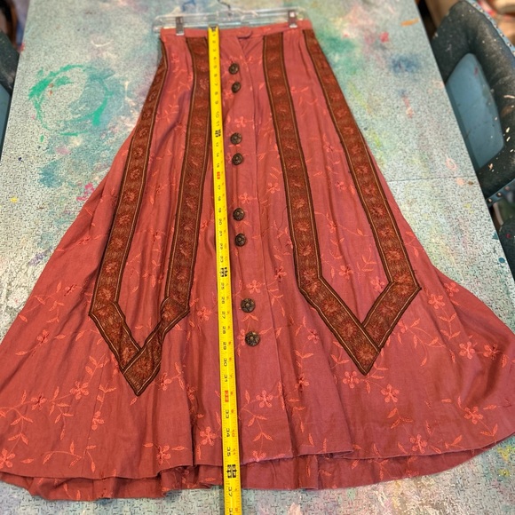 Shakespearean Tapestry Skirt - Picture 13 of 16